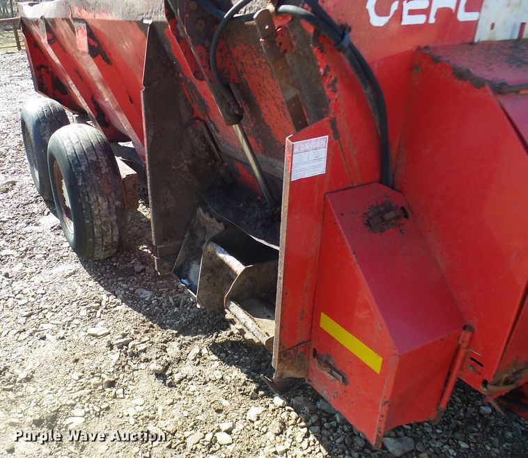 image for item DL0764 Gehl MS1312 Scavenger  manure spreader