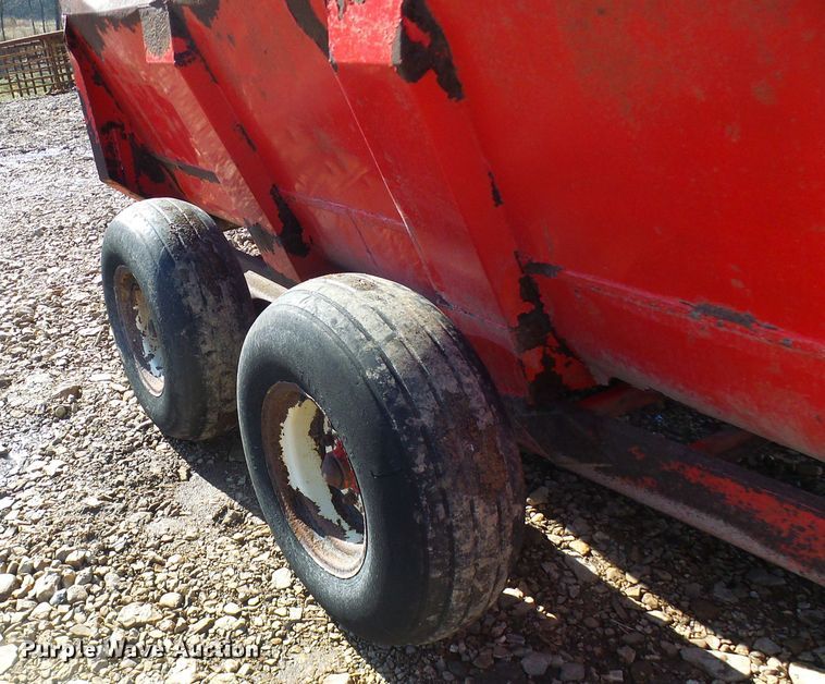 image for item DL0764 Gehl MS1312 Scavenger  manure spreader