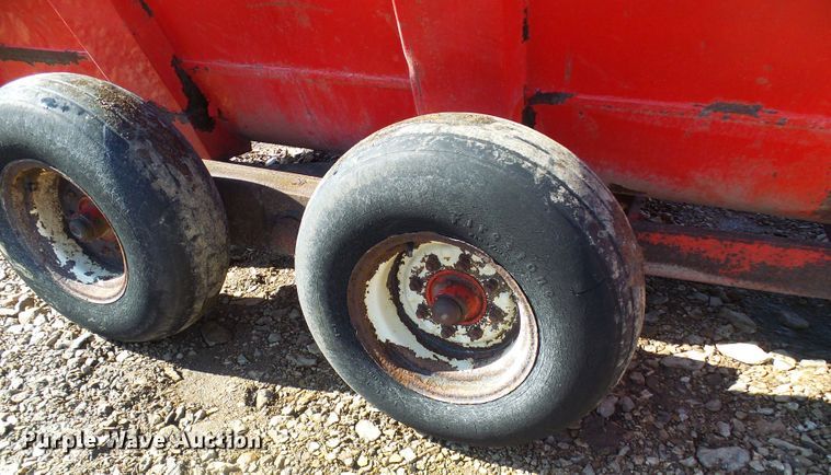 image for item DL0764 Gehl MS1312 Scavenger  manure spreader