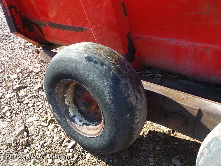 image for item DL0764 Gehl MS1312 Scavenger  manure spreader