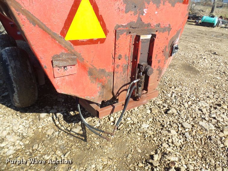 image for item DL0764 Gehl MS1312 Scavenger  manure spreader