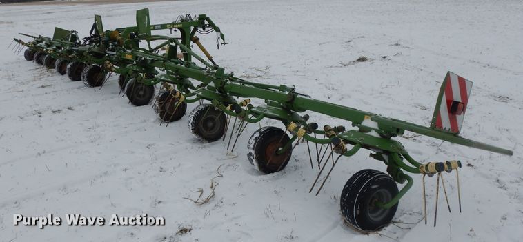 image for item DL2121 2007 Krone KW13.02/12T  hay rake