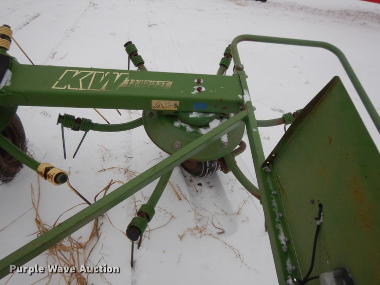 image for item DL2121 2007 Krone KW13.02/12T  hay rake