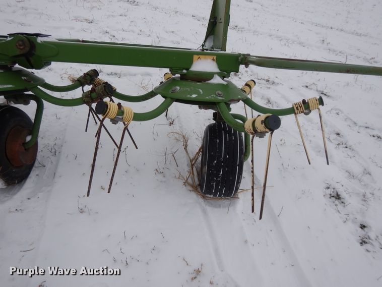 image for item DL2121 2007 Krone KW13.02/12T  hay rake
