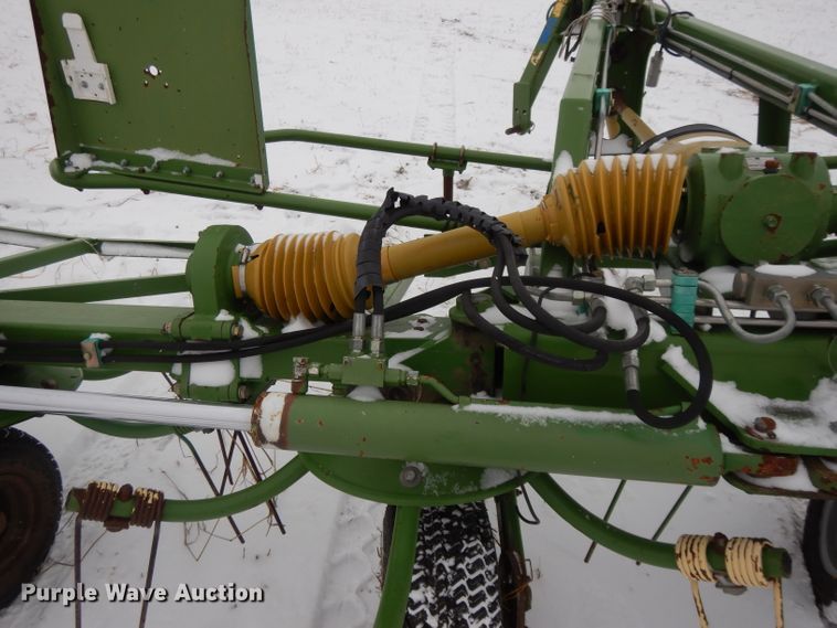 image for item DL2121 2007 Krone KW13.02/12T  hay rake