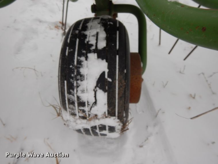 image for item DL2121 2007 Krone KW13.02/12T  hay rake