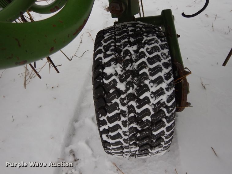 image for item DL2121 2007 Krone KW13.02/12T  hay rake