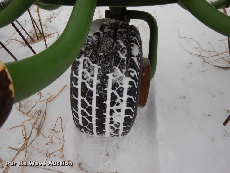 image for item DL2121 2007 Krone KW13.02/12T  hay rake