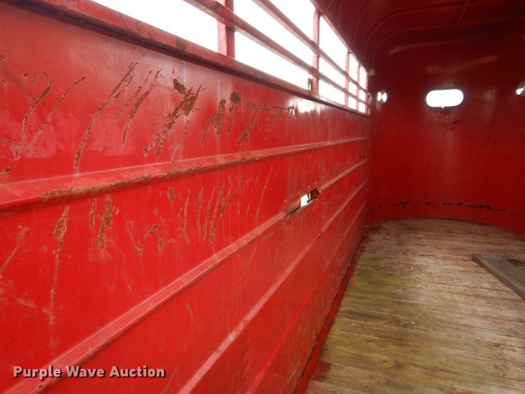 image for item DM2797 1993 WW  livestock trailer