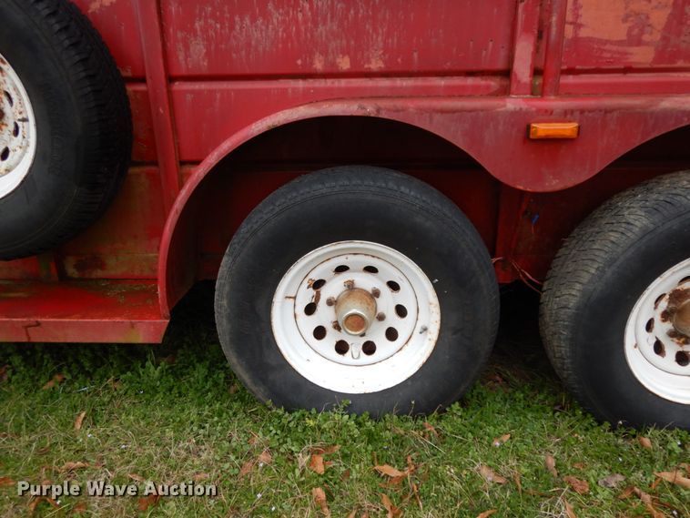 image for item DM2797 1993 WW  livestock trailer