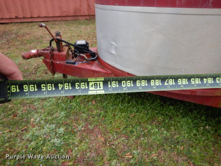 image for item DM2797 1993 WW  livestock trailer