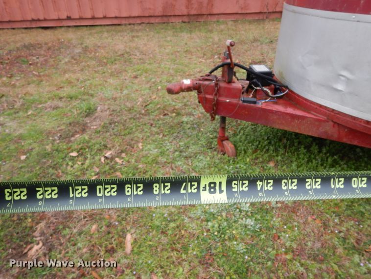 image for item DM2797 1993 WW  livestock trailer