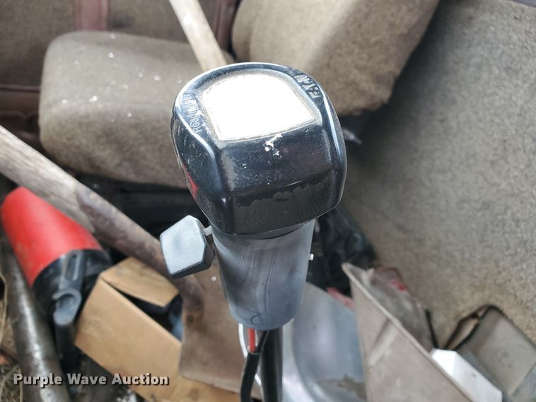 image for item EY9629 1989 International 8300  semi truck