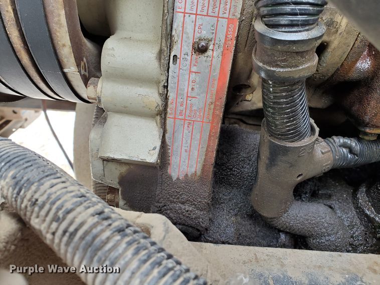 image for item EY9629 1989 International 8300  semi truck