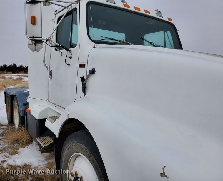 image for item EY9629 1989 International 8300  semi truck