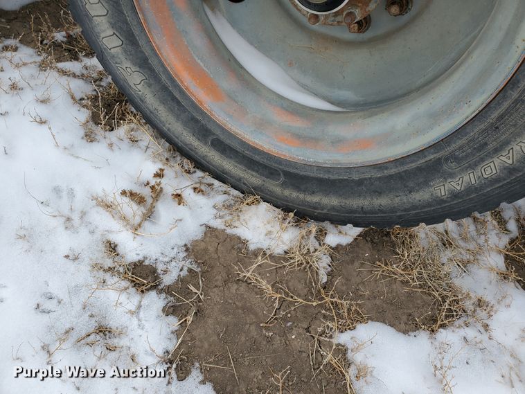 image for item EY9629 1989 International 8300  semi truck