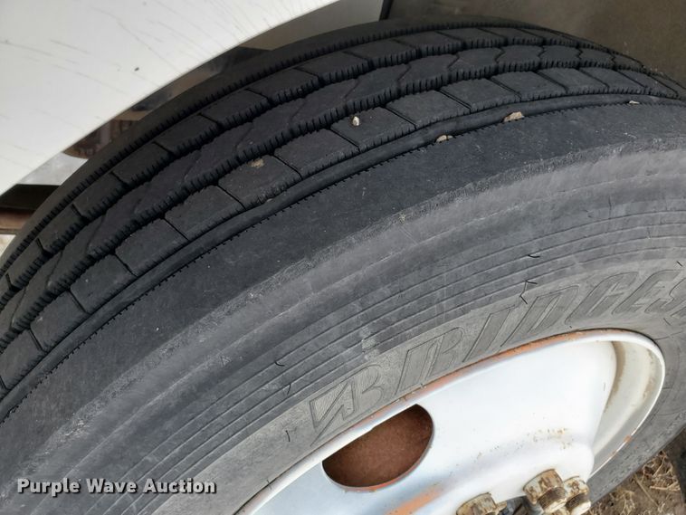 image for item EY9629 1989 International 8300  semi truck