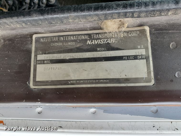 image for item EY9629 1989 International 8300  semi truck