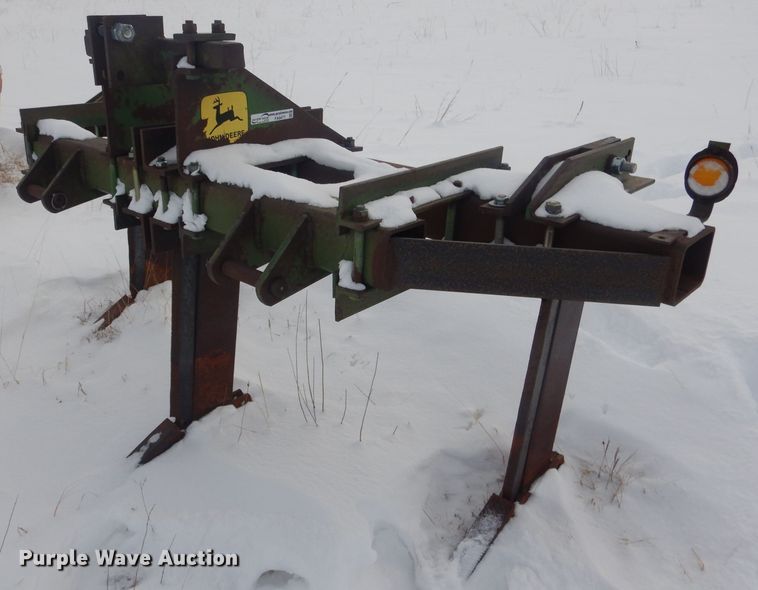 image for item FA9477 John Deere  ripper