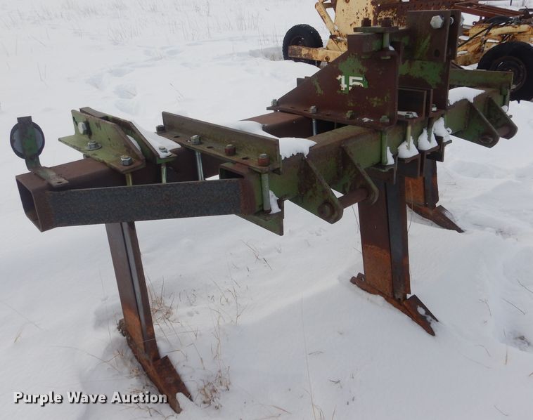 image for item FA9477 John Deere  ripper