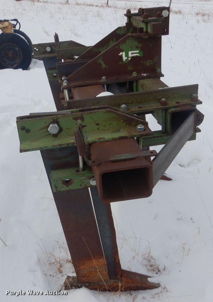 image for item FA9477 John Deere  ripper