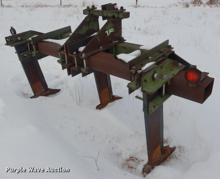 image for item FA9477 John Deere  ripper