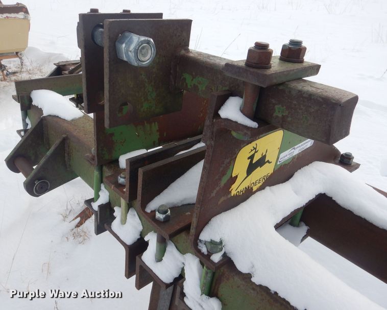 image for item FA9477 John Deere  ripper