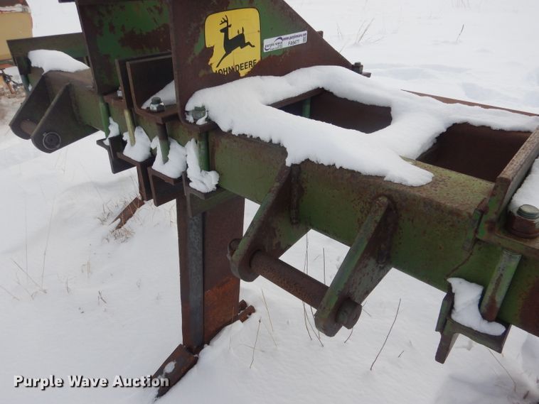 image for item FA9477 John Deere  ripper