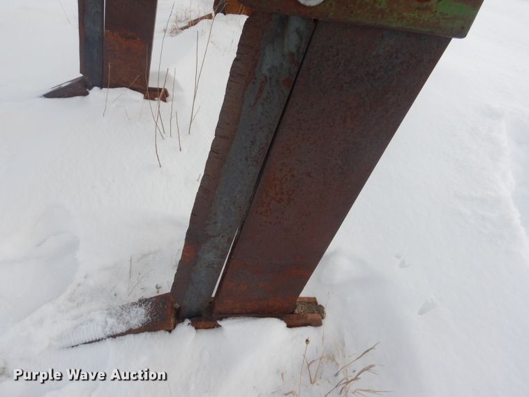 image for item FA9477 John Deere  ripper