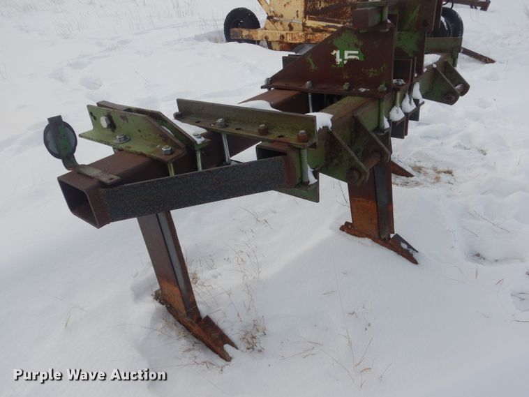 image for item FA9477 John Deere  ripper