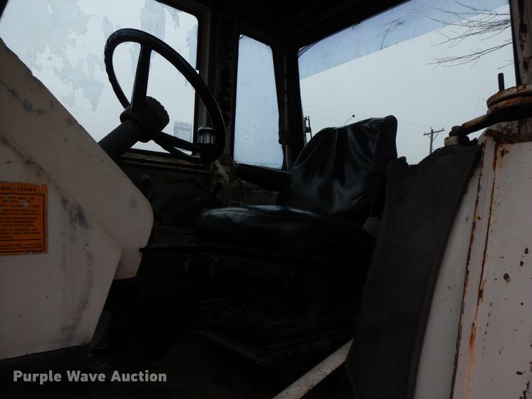 image for item GG9374 Case 1570  tractor