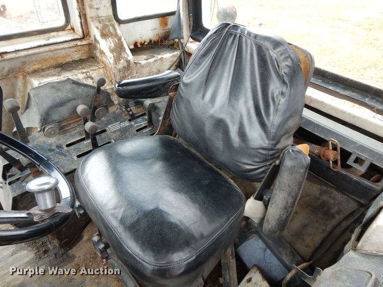 image for item GG9374 Case 1570  tractor