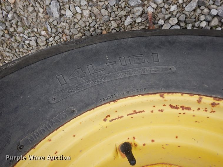 image for item GG9374 Case 1570  tractor