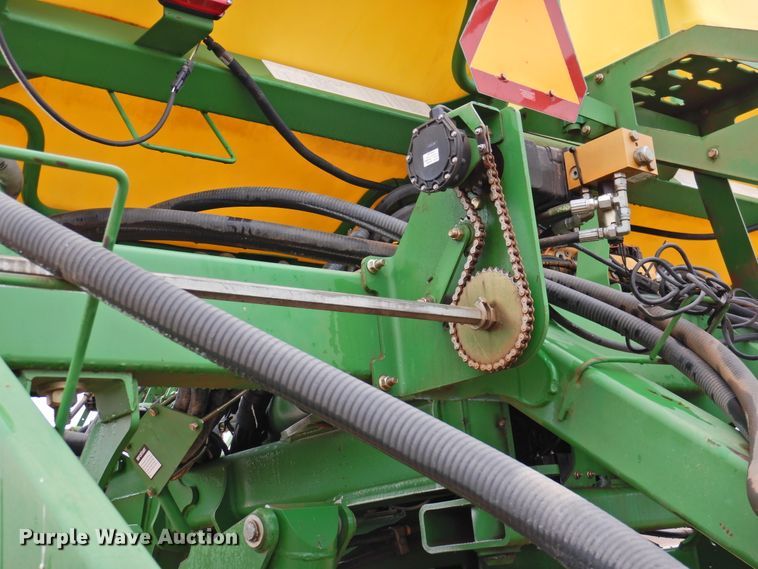 image for item HN9112 2005 John Deere 1790 CCS  planter