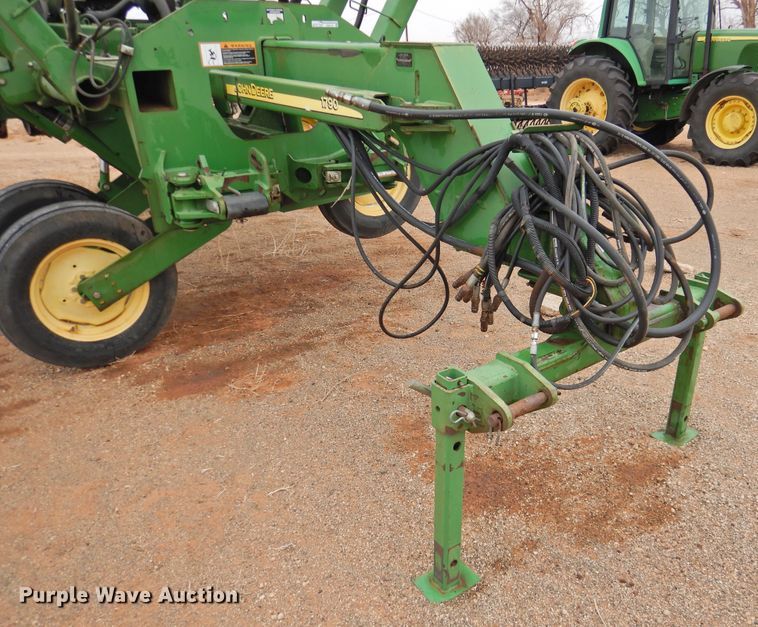 image for item HN9112 2005 John Deere 1790 CCS  planter
