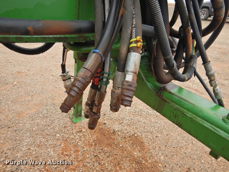 image for item HN9112 2005 John Deere 1790 CCS  planter