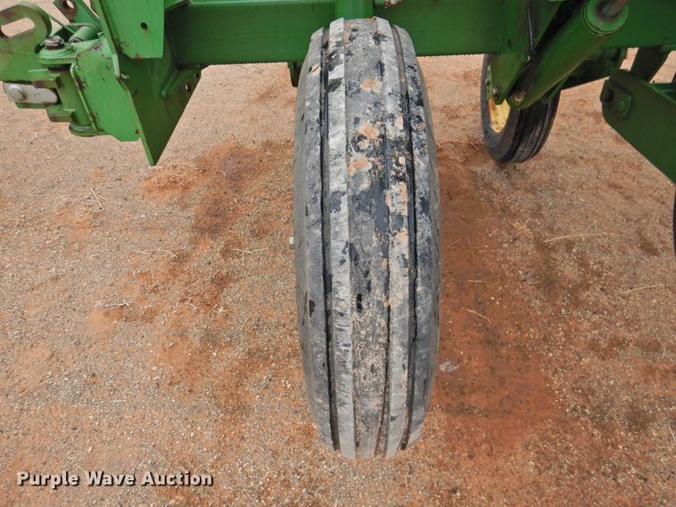 image for item HN9112 2005 John Deere 1790 CCS  planter