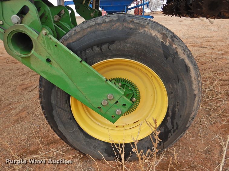 image for item HN9112 2005 John Deere 1790 CCS  planter