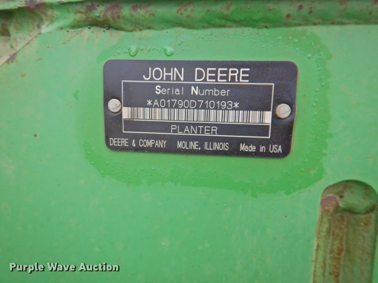 image for item HN9112 2005 John Deere 1790 CCS  planter