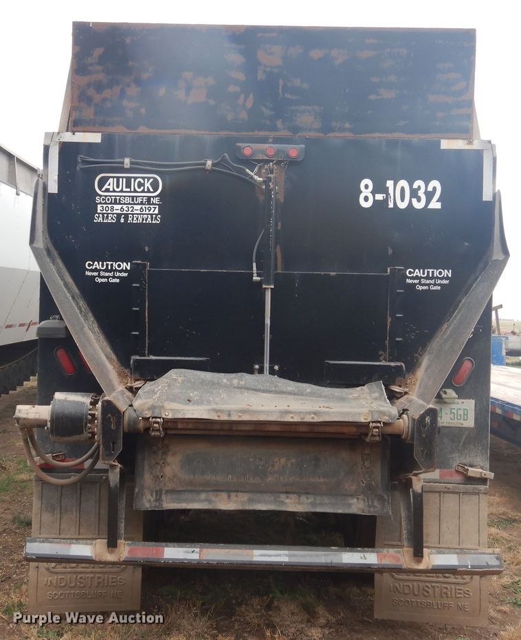 image for item HU9709 2008 Aulick 4260542 live bottom trailer