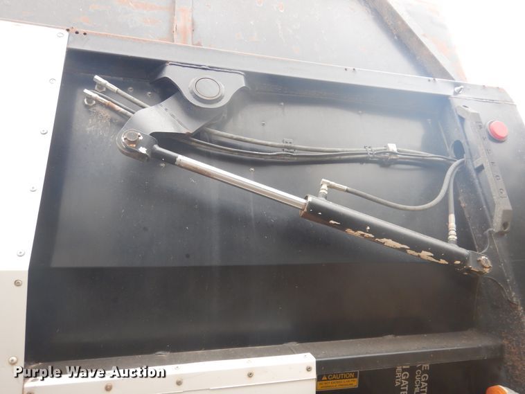 image for item HU9709 2008 Aulick 4260542 live bottom trailer