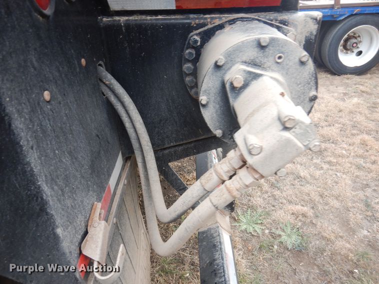 image for item HU9709 2008 Aulick 4260542 live bottom trailer