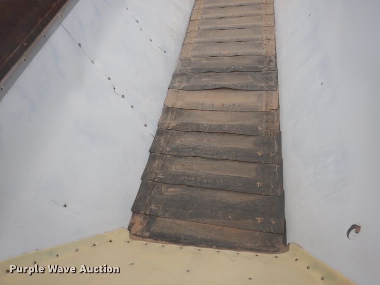 image for item HU9709 2008 Aulick 4260542 live bottom trailer