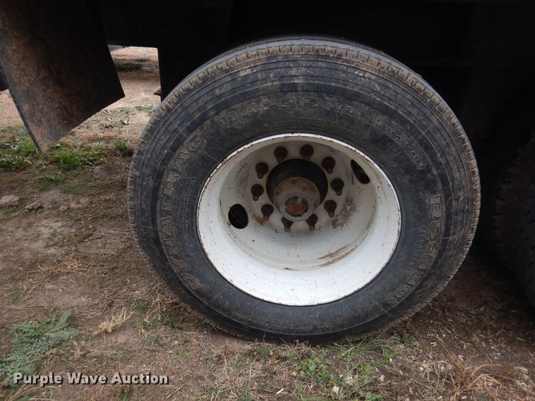 image for item HU9709 2008 Aulick 4260542 live bottom trailer