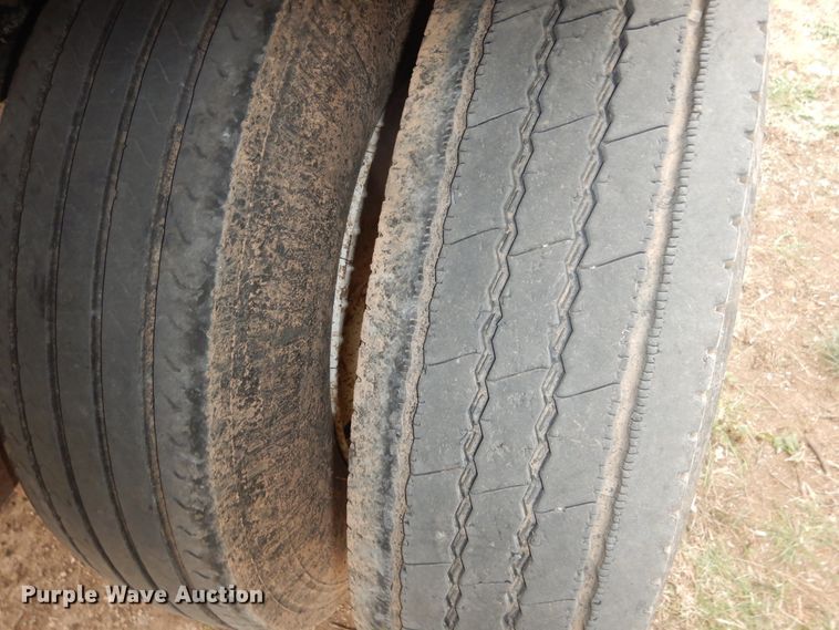 image for item HU9709 2008 Aulick 4260542 live bottom trailer