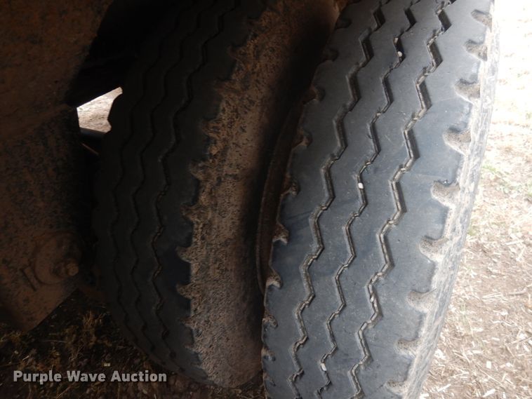 image for item HU9709 2008 Aulick 4260542 live bottom trailer