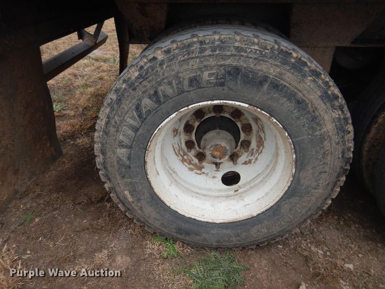 image for item HU9709 2008 Aulick 4260542 live bottom trailer