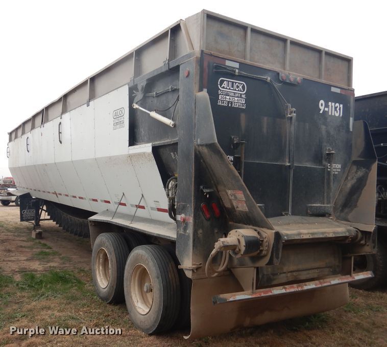 image for item HU9710 2009 Aulick 4270542 live bottom trailer