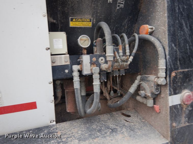 image for item HU9710 2009 Aulick 4270542 live bottom trailer