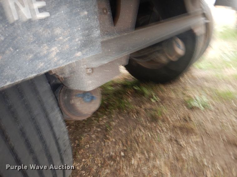 image for item HU9710 2009 Aulick 4270542 live bottom trailer